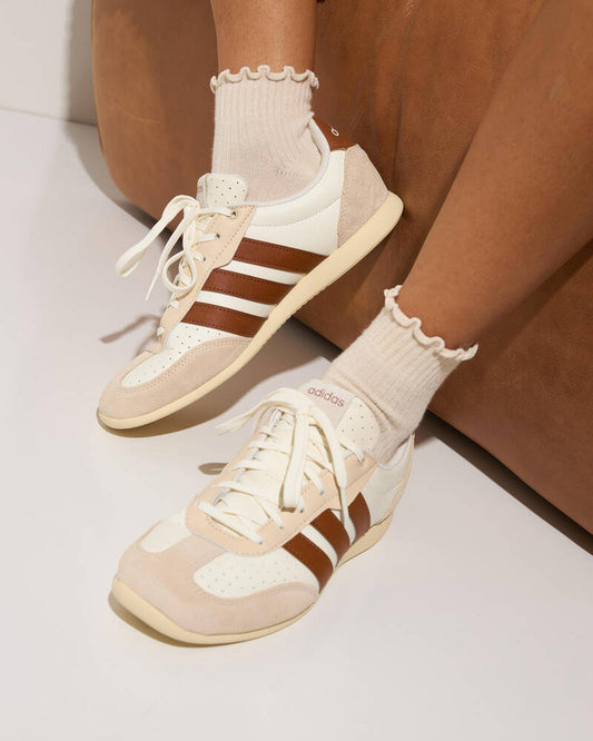 ADIDAS WOMENS BARREDA LO - Off White / Dusky Bronze / Warm Vanilla