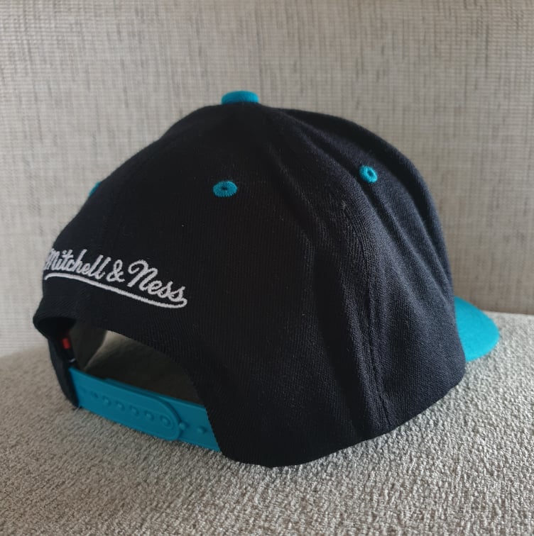 MITCHELL & NESS HORNETS SNAPBACK - BLACK/TEAL