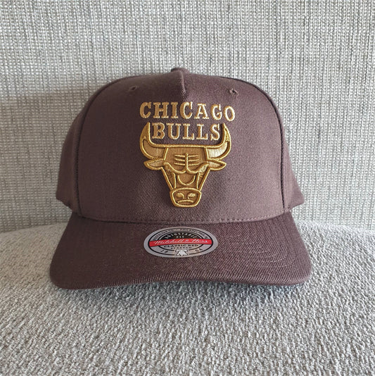 MITCHELL & NESS CHICAGO BULLS SNAPBACK - BROWN/GOLD