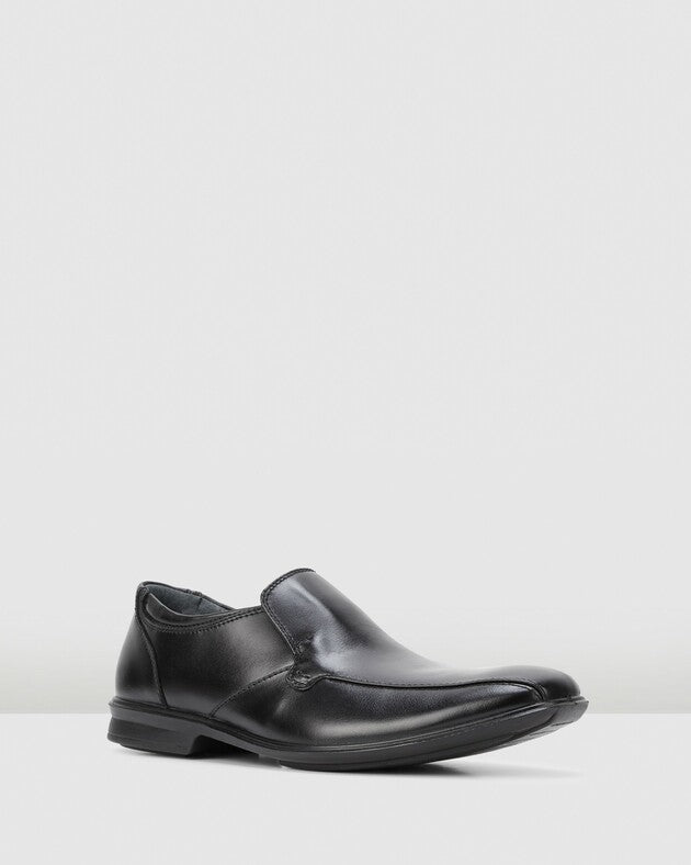 HUSH PUPPIES CAHILL LEATHER SLIP ON DRESS SHOE - BLACK