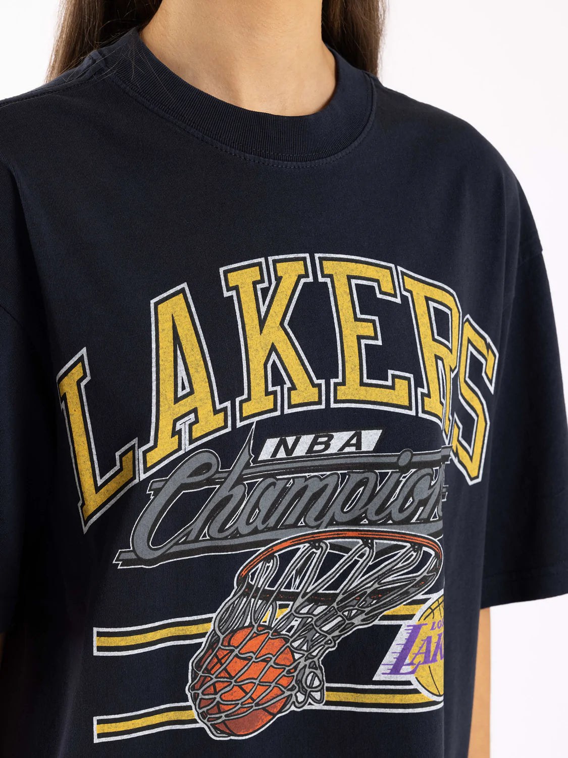 MITCHELL & NESS HOOP TEE LAKERS - VINTAGE BLACK