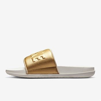 NIKE WOMENS OFFCOURT SLIDE - SANDDRIFT/METALLIC GOLD