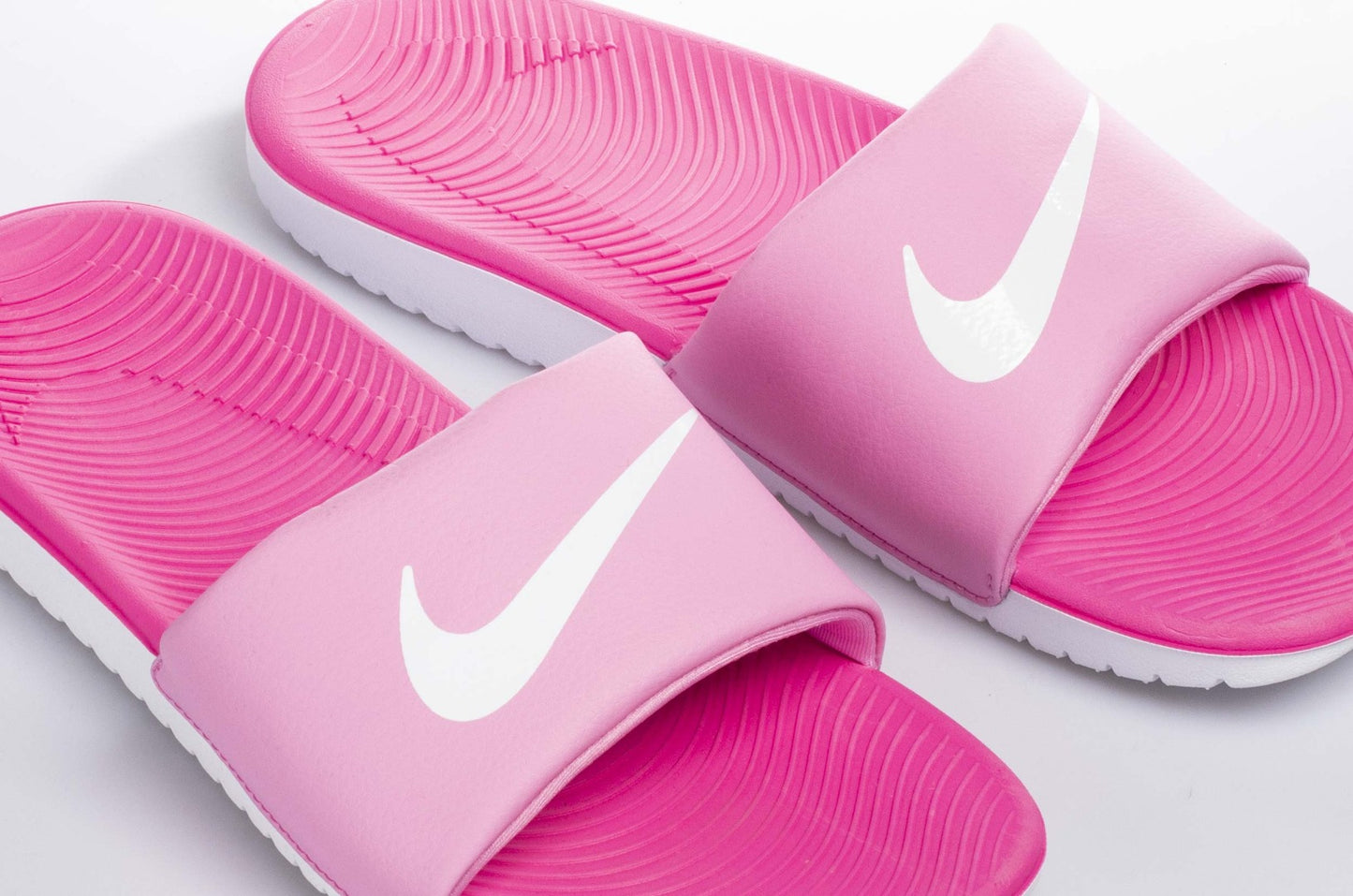 NIKE KIDS KAWA SLIDE - PHYCHIC PINK/WHITE