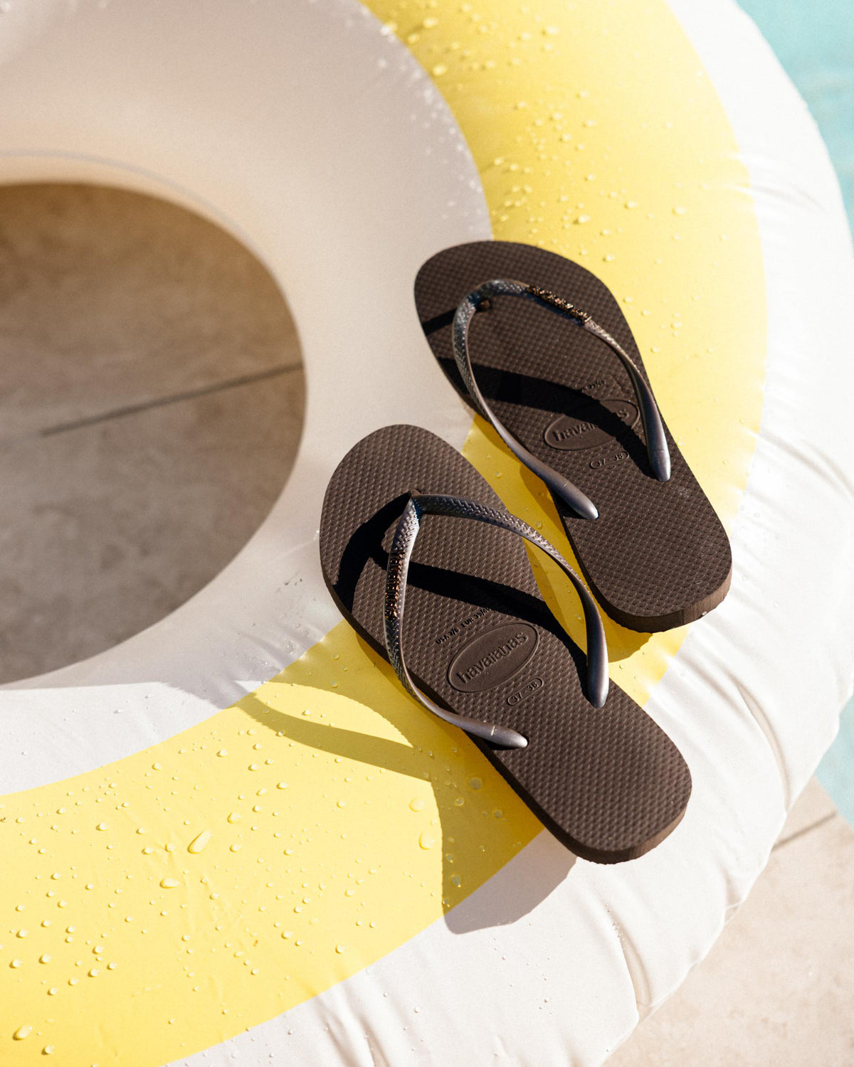 HAVAIANAS SLIM LOGO METALLIC - DARK BROWN