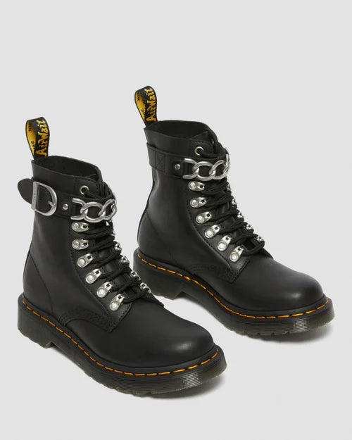 DR MARTENS 1460 PASCAL CHAIN - BLACK SENDAL