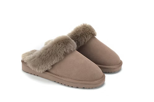 KIWI GEAR WOMENS JULIET SHEEPSKIN SLIPPER - STONE