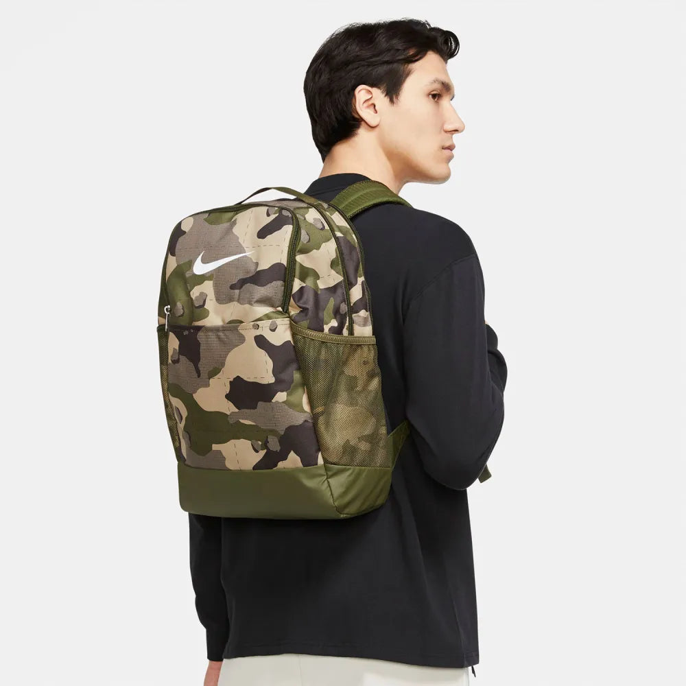 NIKE BRASILIA CAMO BACKPACK 24L - KHAKI