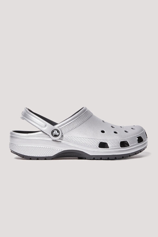 CROCS CLASSIC CLOG - SILVER METALLIC