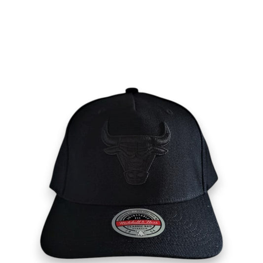 MITCHELL & NESS BULLS SNAPBACK - BLACK/BLACK