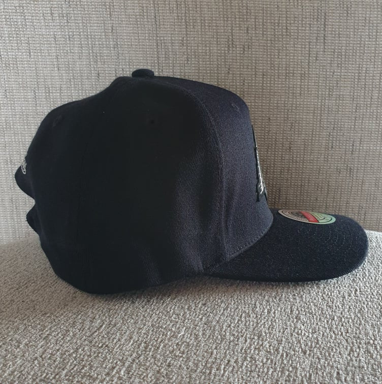 MITCHELL & NESS LAKERS SNAPBACK - BLACK/SILVER