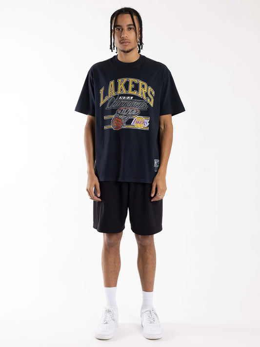 MITCHELL & NESS HOOP TEE LAKERS - VINTAGE BLACK