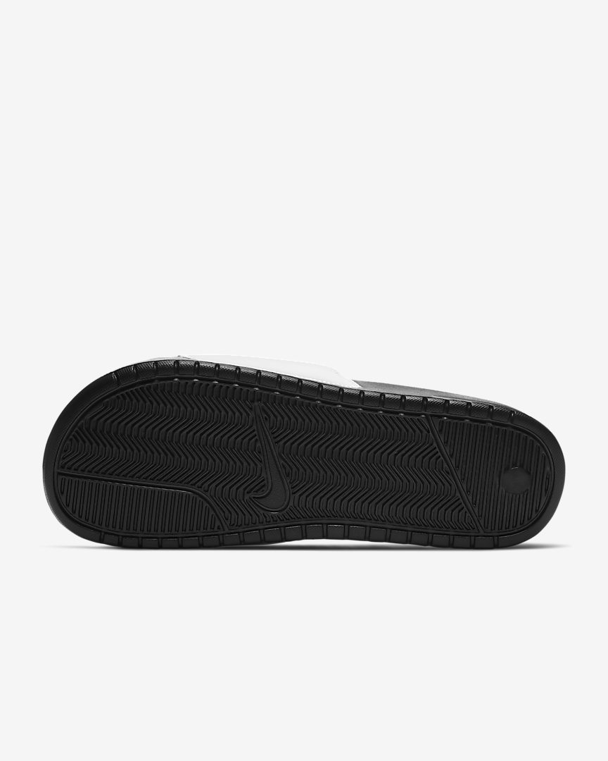 Nike benassi logo 2025 sliders in black