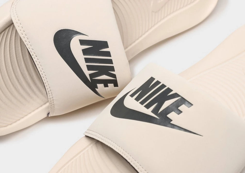 Nike slides store white women's
