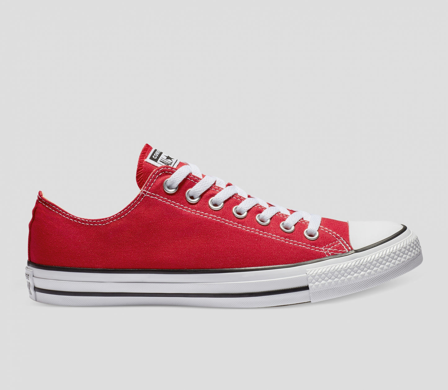Low top store red converse